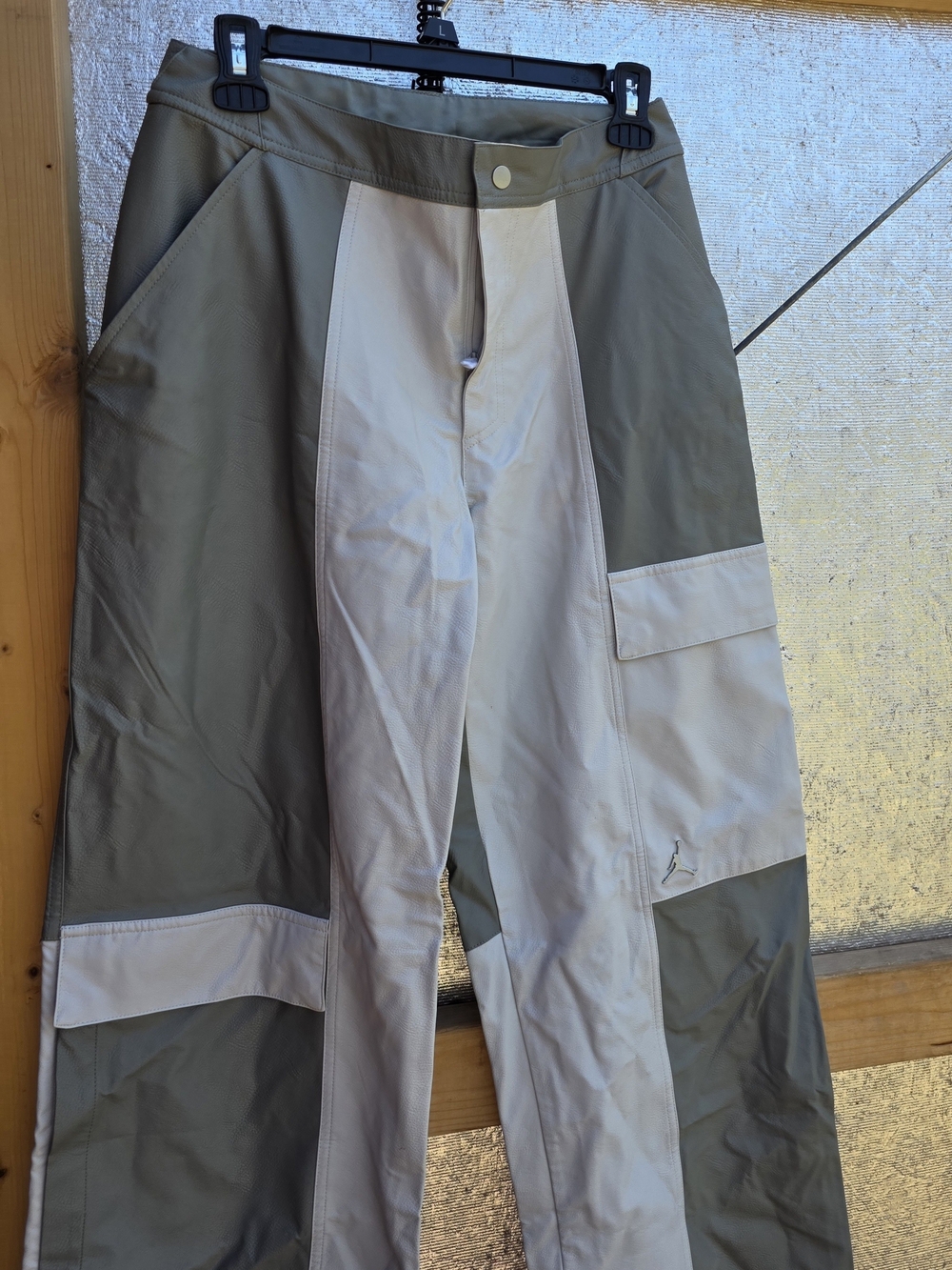Jordan Women's Two-Tone Wide Leg Pants in Olive and Cream